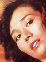 Bí Mật Sau Tiệm Làm Đẹp